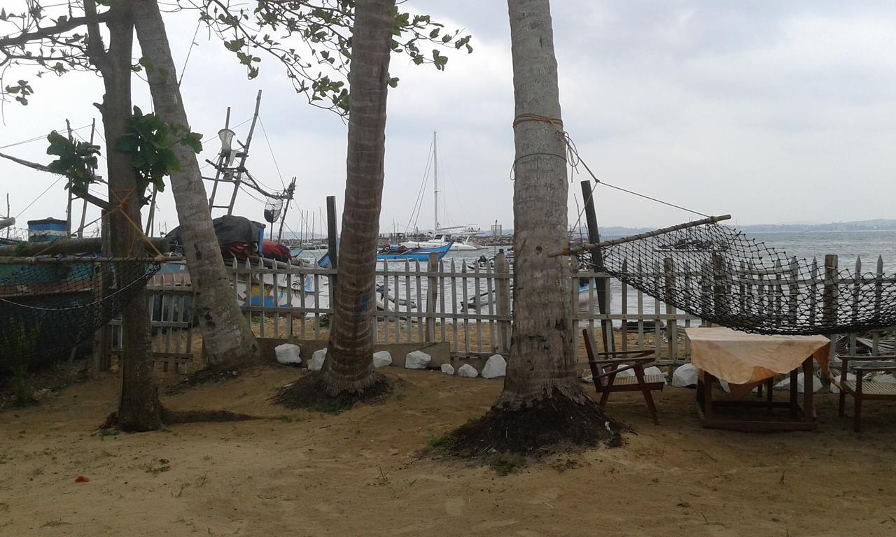 Sea Shine Beach Resort Mirissa Buitenkant foto