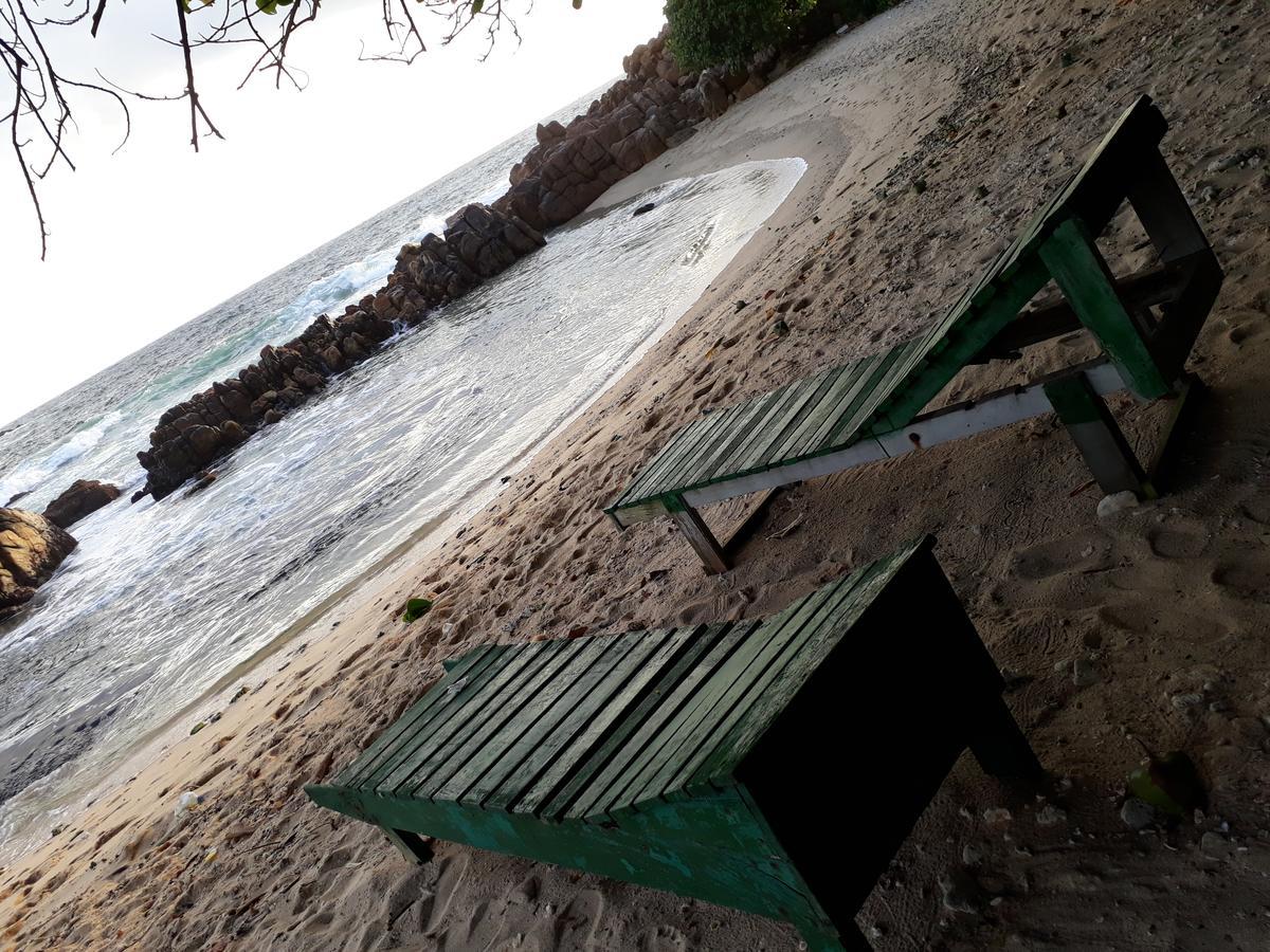 Sea Shine Beach Resort Mirissa Buitenkant foto