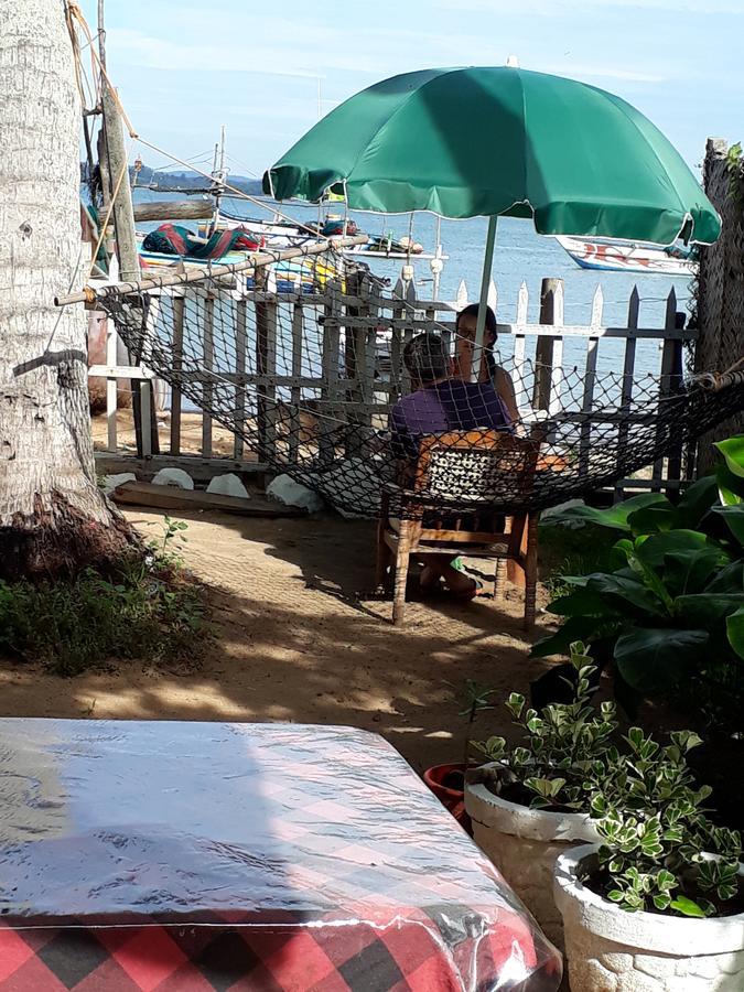 Sea Shine Beach Resort Mirissa Buitenkant foto