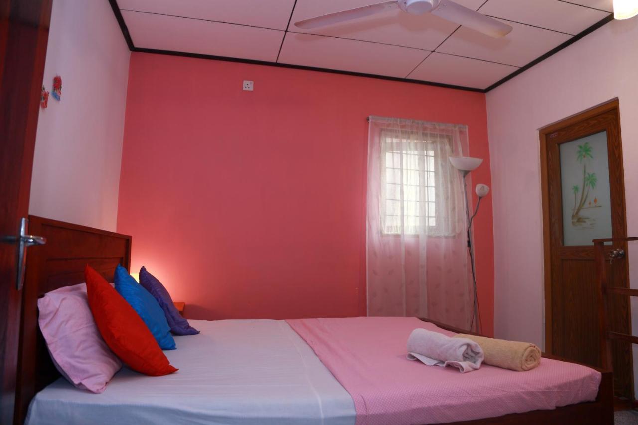 Sea Shine Beach Resort Mirissa Buitenkant foto