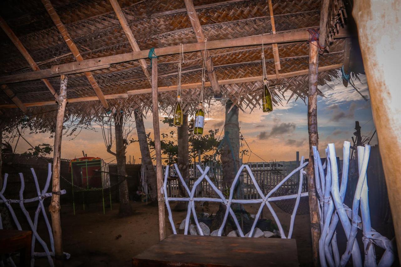 Sea Shine Beach Resort Mirissa Buitenkant foto