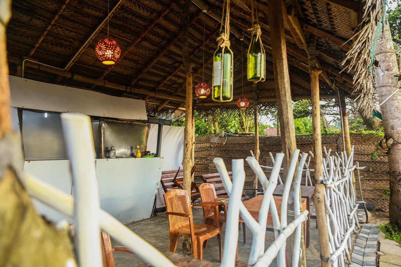 Sea Shine Beach Resort Mirissa Buitenkant foto