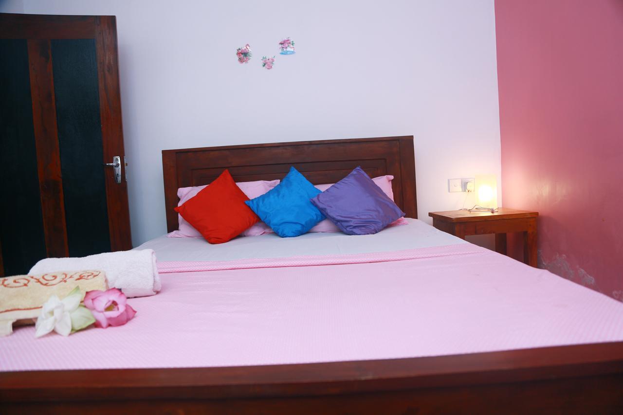Sea Shine Beach Resort Mirissa Buitenkant foto