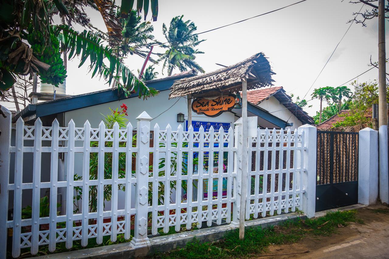 Sea Shine Beach Resort Mirissa Buitenkant foto